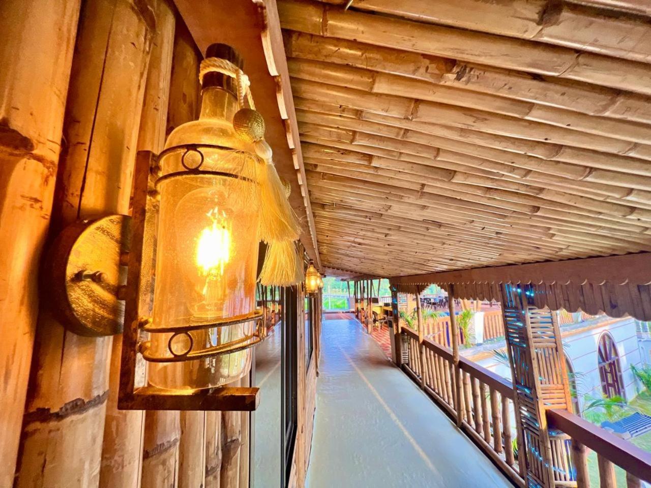 La Pahi Palace- Banquet And Resort Sakri East 외부 사진