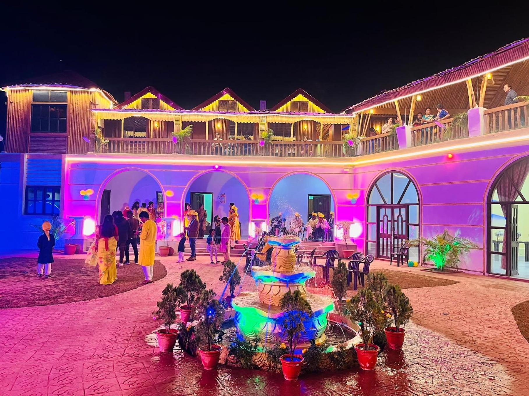 La Pahi Palace- Banquet And Resort Sakri East 외부 사진